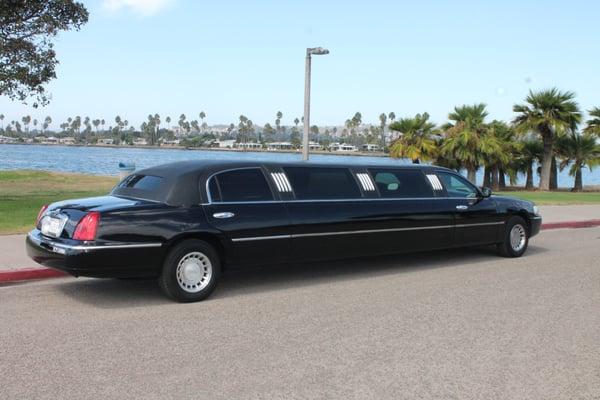 8 Passenger Lincoln Stretch Limo