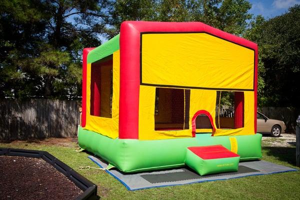 House of Bounce 15 x 15' Jump Castle.