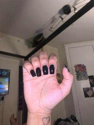 Black acrylic nails