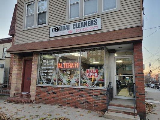 Central Cleaners
 3617 John F. Kennedy Blvd, Jersey City, NJ 07307