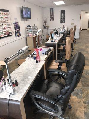 Manicure tables