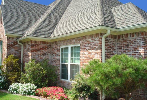 Elite Gutters- Residential and Commercial gutter installation