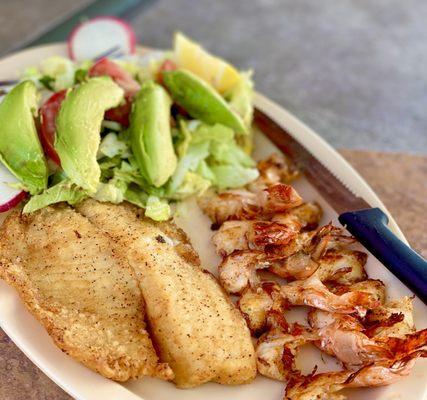 The grilled fish and shrimp with salad & avocado was amazing.