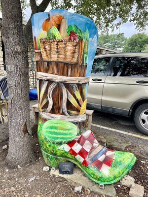 Picnic, 101 Wimberley Square