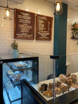 Cute plant based bakery with a great selection of cakes, pastries and coffee