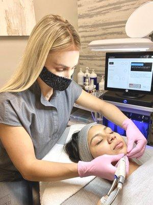 HydraFacial