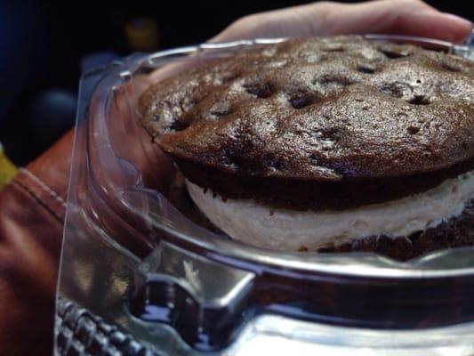 Gingerbread blueberry whoopie pie