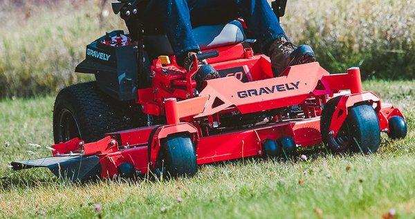 Gravley Zero Turn Lawn Mowers