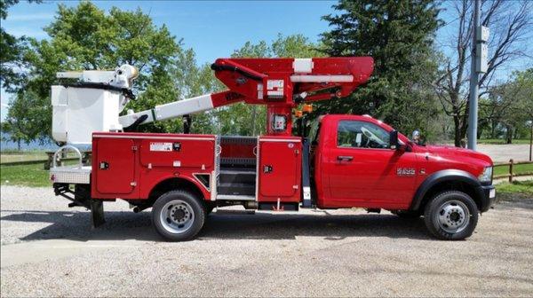 Drake-Scruggs is a distributor for Versalift bucket trucks and Digger Derricks.