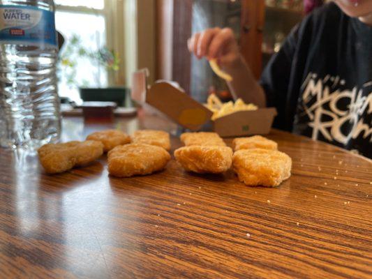 that theres only 8 nuggets when its supposed to be a 10 Piece McNuggets