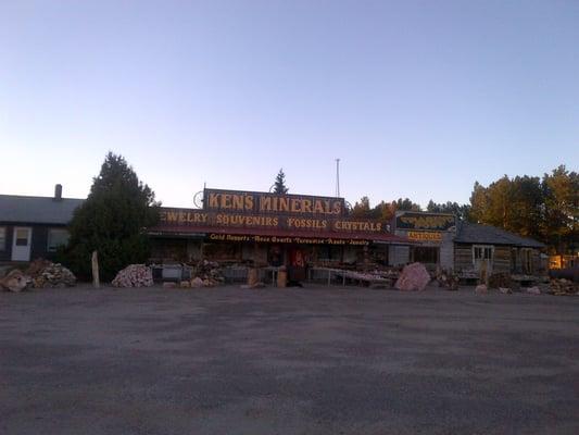 Ken's Minerals & Trading Post