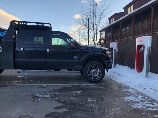 nice parking for people who don't charge .... how much does #Tesla charge them? #Elon #model3