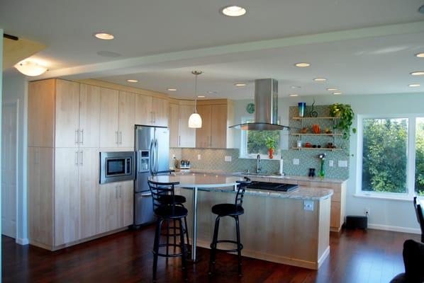 Kitchen remodel with maple cabinets