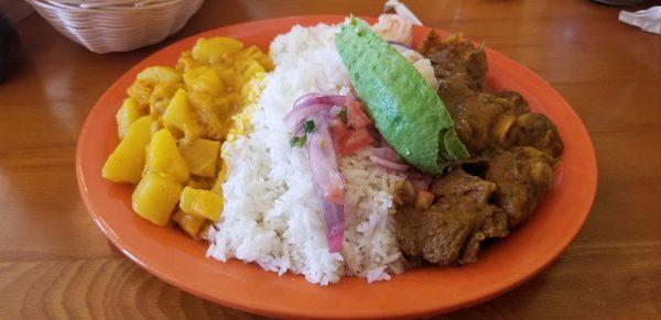 Bandera de Guatita, chivo y ceviche de camarones