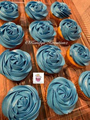 Cupcakes with rosettes