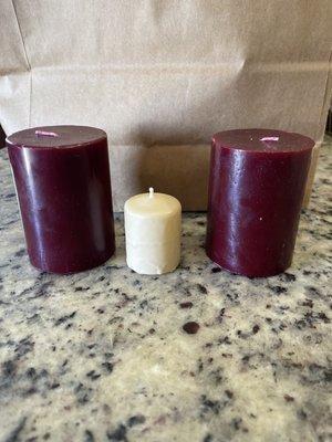 These are the candles I made, cranberry Cinnamon scent and cranberry color