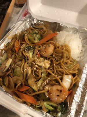 Shrimp yakisoba