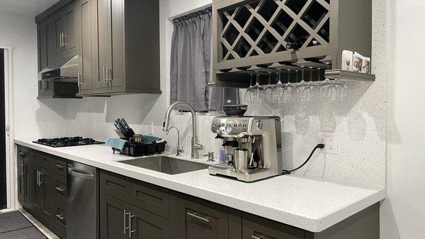 Kitchen countertops with full backsplash