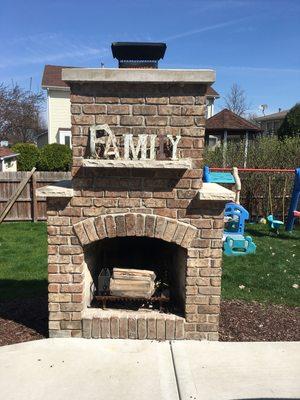 Out door fireplaces to enjoy on your back yard!