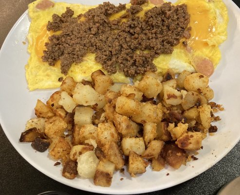 Chili cheese dog omelette