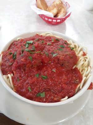 Spaghetti with meatballs. Garlic bread.