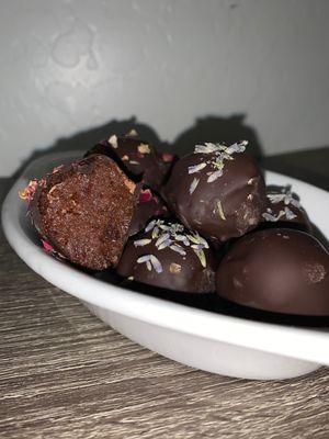 Raw vegan truffles