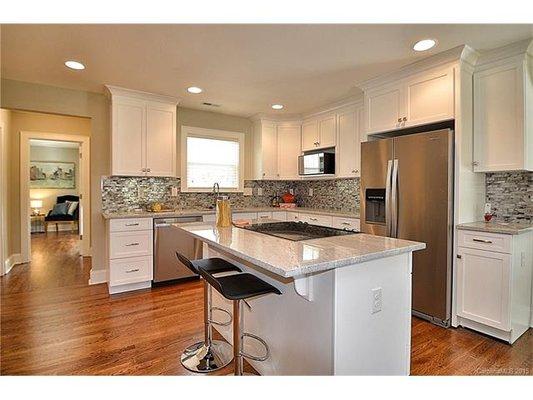 Fully renovated kitchen, marble appliances, cabinets