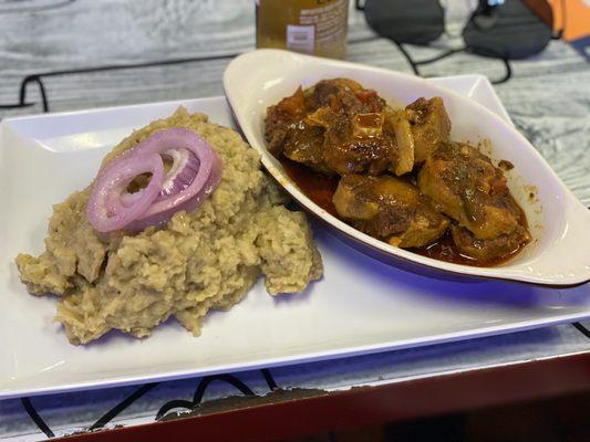 Mangu & Rabo (mashed plantain and oxtail)