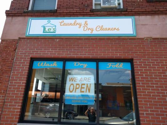 Le's Laundry and Dry Cleaners