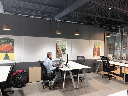 DSTATION's comfortable shared workstations.