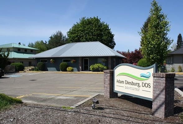 We are welcoming new patients at our McMinnville dental clinic.