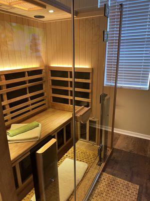 Private, comfortable saunas featuring Chromotherapy