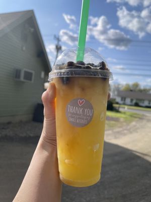 Mango-peach slush w boba