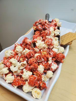 Strawberry cheesecake popcorn