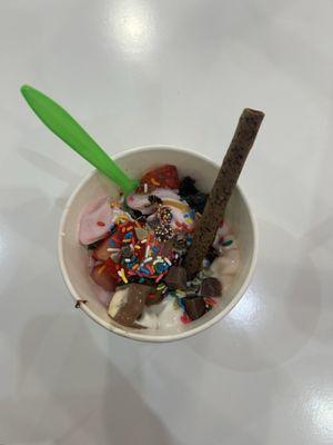 Vanilla, chocolate and peach, with toppings