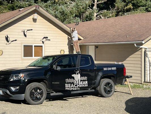 Rot repair on fascia board on Bay front home in Ocean Park Washington