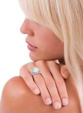 Luxe Model Diamond Ring