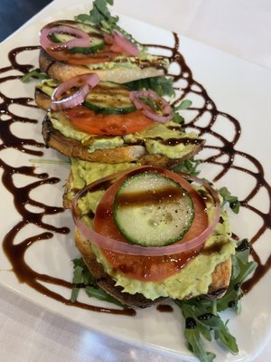 Avocado toast (brunch)