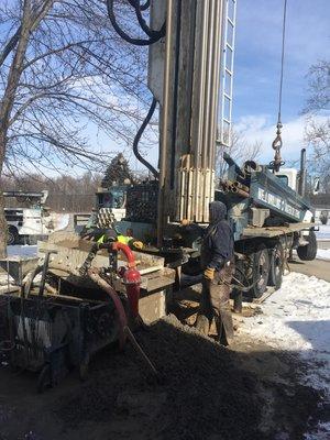 Drilling new water well