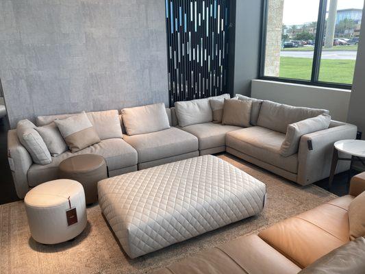 Melpot sectional