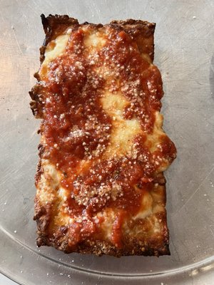 DETROIT STYLE- One Size- 10" By 14"(Cut In 6) Crispy Edges W/ Blend Mozz, Ramano, Topped With Marinara