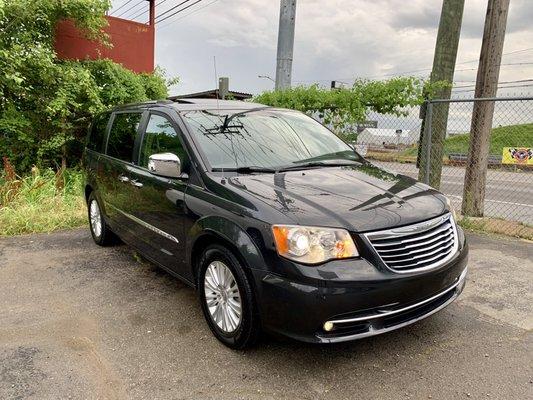 2012 Chrysler Town & Country Limited