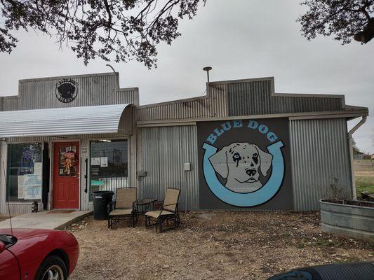 Blue Dog Liquor Store