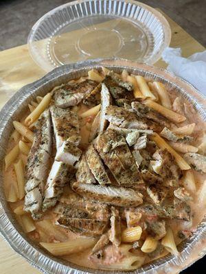 Penne vodka with chicken