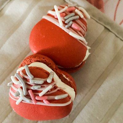 white chocolate raspberry macaron