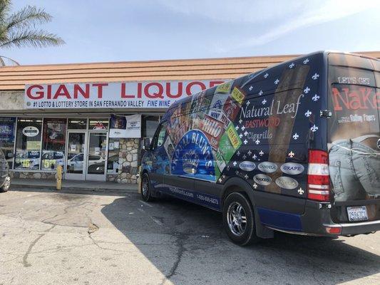 Giant Liquor