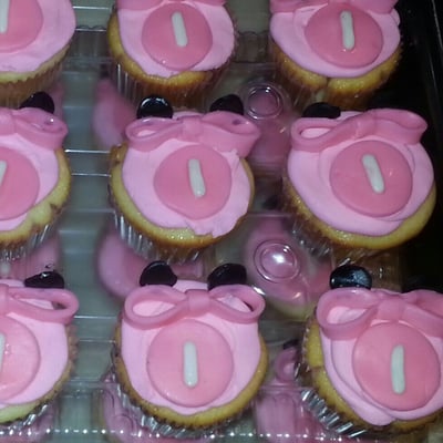 Reg size Minnie Cupcakes