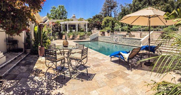 Saratoga Luxury Pool Environment