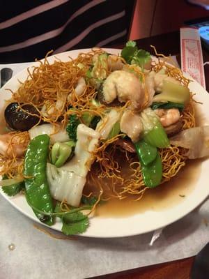 #10 mi xao gion hai San/ seafood deep fried egg noodle