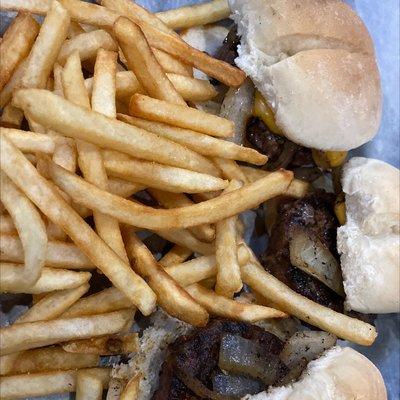 Mini sliders & fries